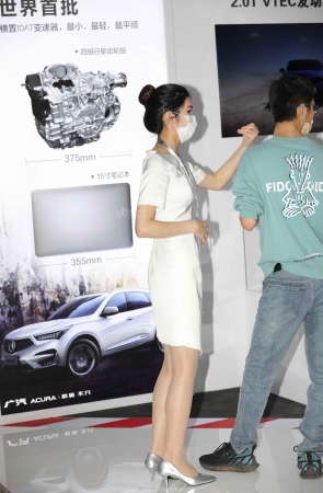 【街拍心灵】车展礼仪肉 丝美腿街拍高跟