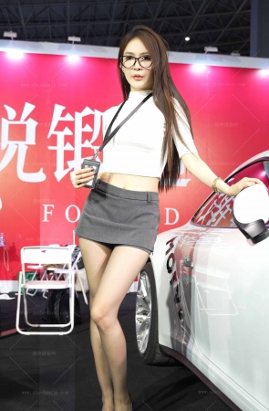 黑丝灰裙很得我意视8K5min 8P