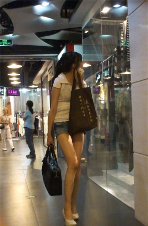 超长美腿高跟，牛仔短裤美女