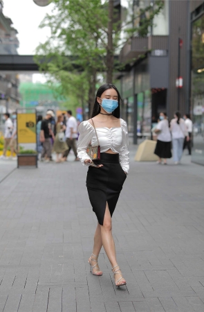 凯恩街拍作品 – 气质绝佳的小姐姐