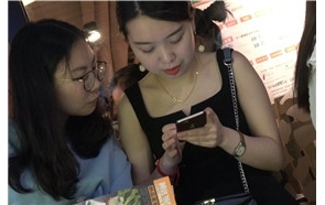 4k-尖嘴高跟美足少妇玩挑鞋