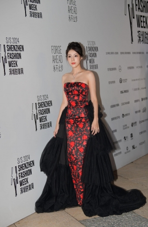 没事干走走时装周/231209-1-30