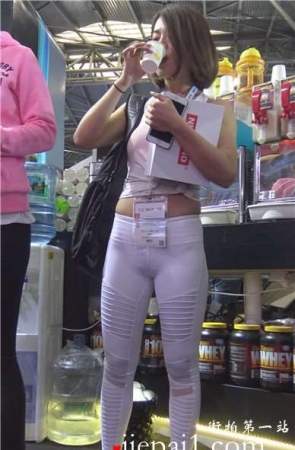 4k-极品紧身白裤美三角短发小姐姐 [1.50 GB]