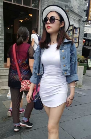 江南小镇-白裙美女【视频】