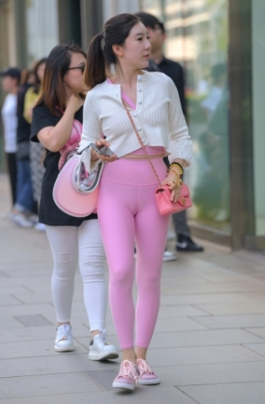 粉色系紧身美**