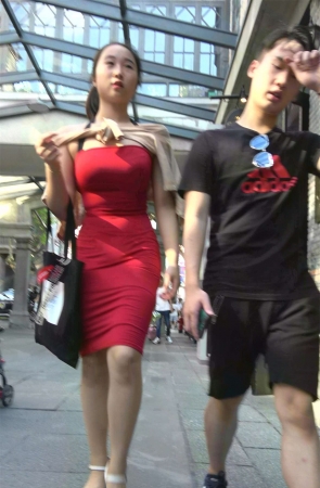 性感身材大红包臀裙高跟美女