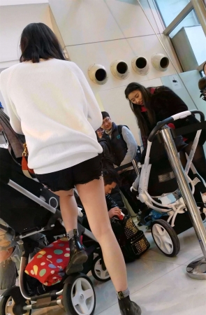 身材火辣脸蛋漂亮白富美辣妈