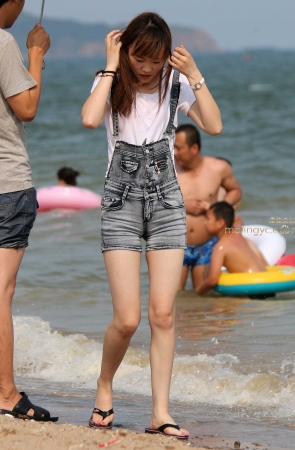 第427篇背带牛仔热裤 —-17P