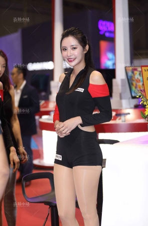 晶莹透亮的长腿丝袜