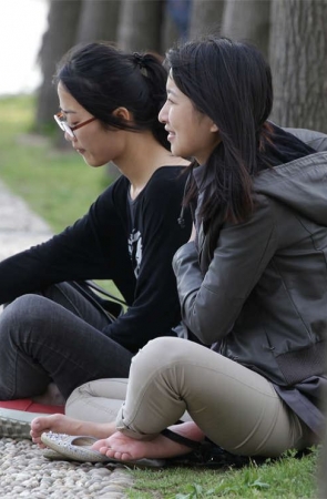 No447 僻静小河边出现一个可疑人物，MM表示很无奈