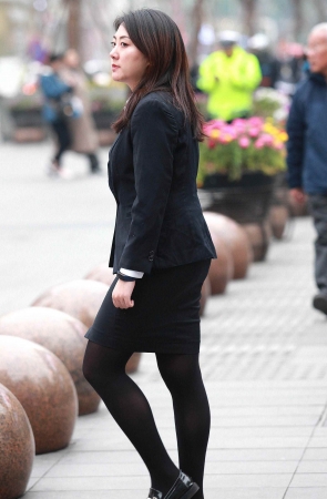 街拍黑丝职业装