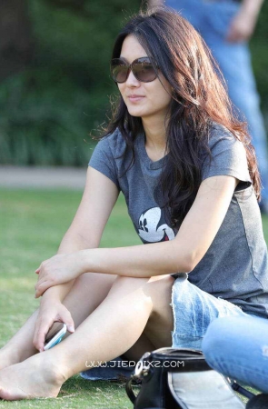 人字拖精致美足街拍美女