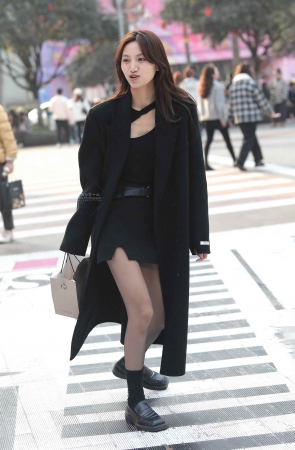 街拍黑丝少妇-14P