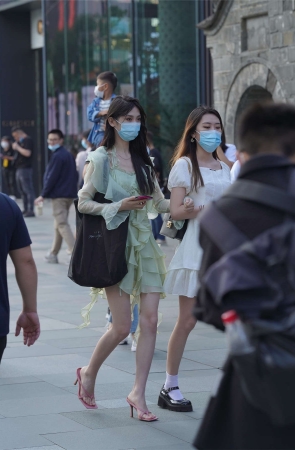 清秀美丽绿色纱裙