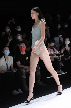 221031-24+68摄神模特大赛8-10号 21P