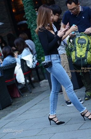 咔喳赛17 整理内衣的动作很隐蔽（17p）