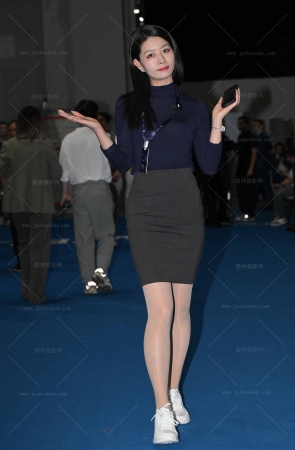 241115-35=43√肉丝，小白鞋，美少妇 9P