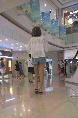 购物中心理发店美女