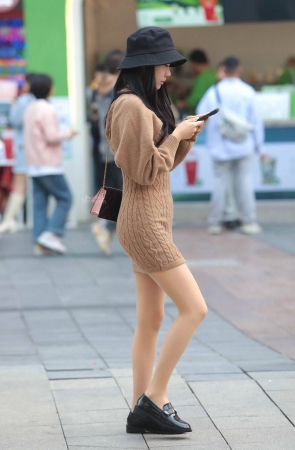 街拍肉丝妹子-13P