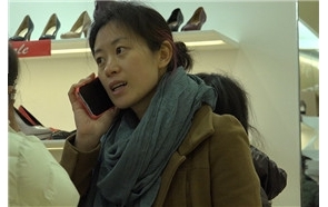 有气质的蓝色牛仔少F买鞋子 [3.51 GB/MP4]