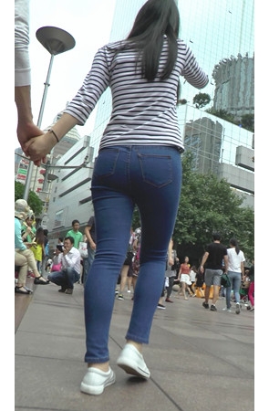 牛仔紧身裤妹子