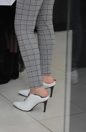 姐的回眸一笑 撩动你的心