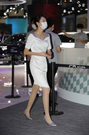 【街拍心灵】车展礼仪小姐姐街拍肉丝美腿高跟