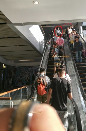 身材高挑的大长腿  皮裙 时尚女郎