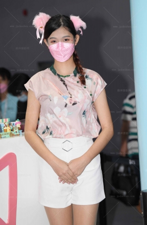 211121-48=39√大长腿丝袜邻居小妹 7P