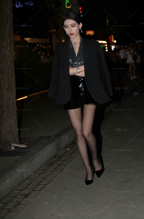 极品黑丝大长腿高跟~