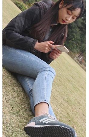 牛仔紧身小姐姐[2.89G/MP4]