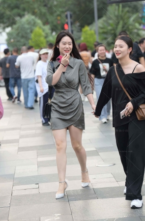 街拍美腿高跟气质小姐姐