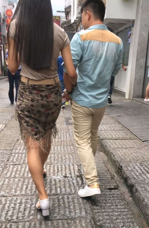 迷彩花边裙 性感大白美腿小靓妹