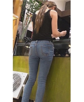 紧身蓝牛高挑长腿清纯小清新美眉鞋店买鞋 [763 MB]