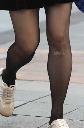 诱惑街拍黑丝少妇