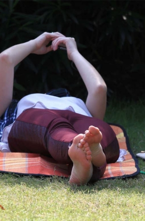 No101 错过就可惜了，让你看清无瑕美少女一双嫩足的点点滴滴