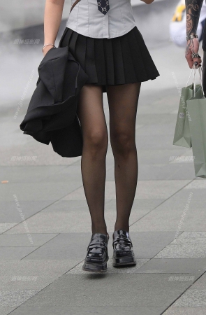 小妹丝袜制服诱惑/231104-4-72 14P