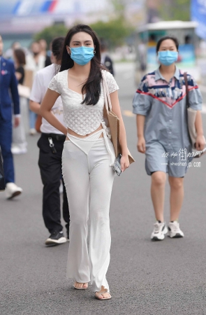 21831-28+63/白色休闲紧身裤 4P