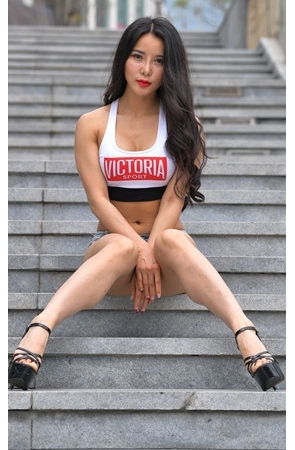 超短热裤月牙小姐姐【套图+视频】