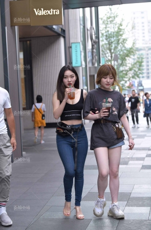 紧身蓝牛时尚气质女神