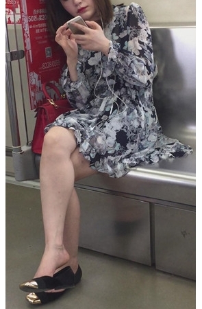 漂亮MM挑鞋[128M/MP4]