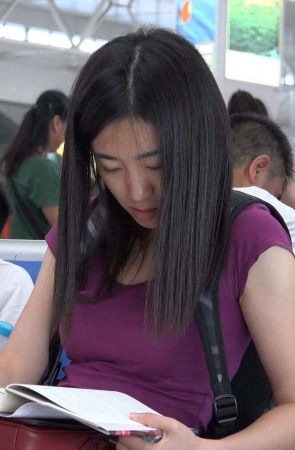 4k- 妹子的豹纹人字拖 [983 MB/MP4]