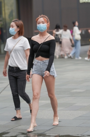 这样的热裤 白看不腻