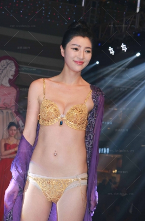 一米八-黄金内衣秀 8P