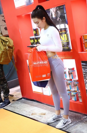 浅色系小苹果少女