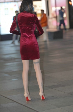 亮眼红裙 [153P1V-2.21GB]