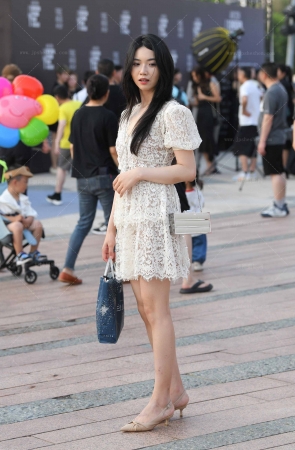 24414-31=72√清秀脱俗邻居女生 14P