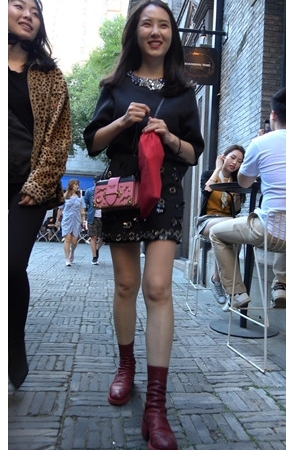 爱笑的小姐姐[1.68G/MP4]