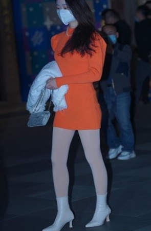 肉丝橙裙美女(91P)