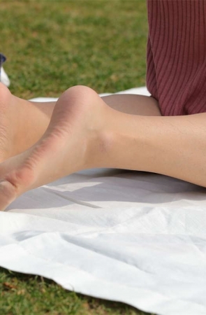 No1651 长丝美女纤细玉足，丝薄趾长，足底红润光滑